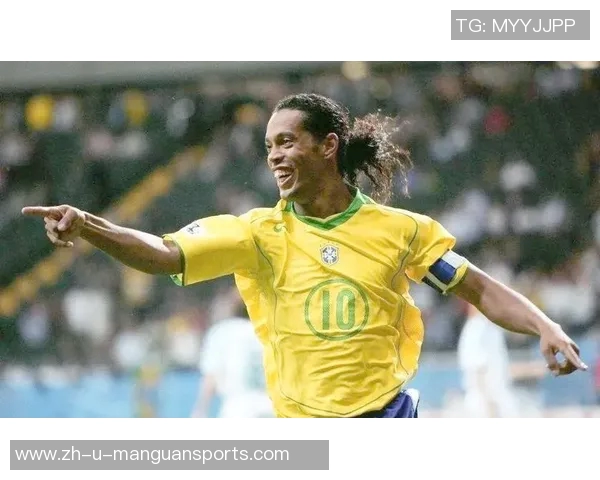 年轻时的足球球星们如何通过努力成就辉煌职业生涯揭秘